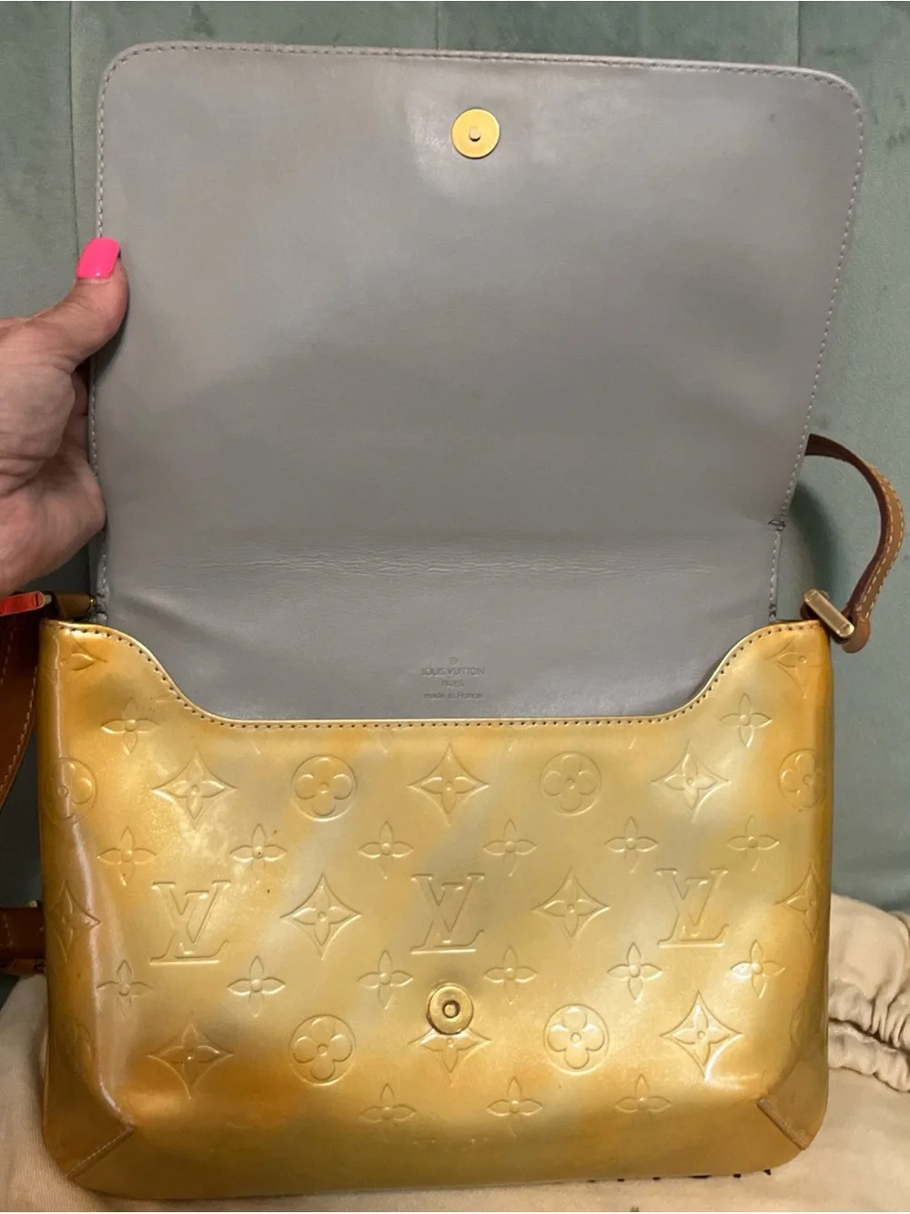 Authentic Louis Vuitton Vernis Thompson Shoulder Bag BA0020